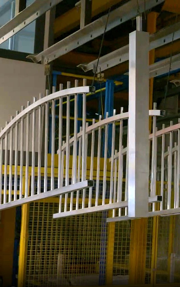 portails MyDoorling en attente de thermolaquage classe 2 via un bain haut de gamme prix usine