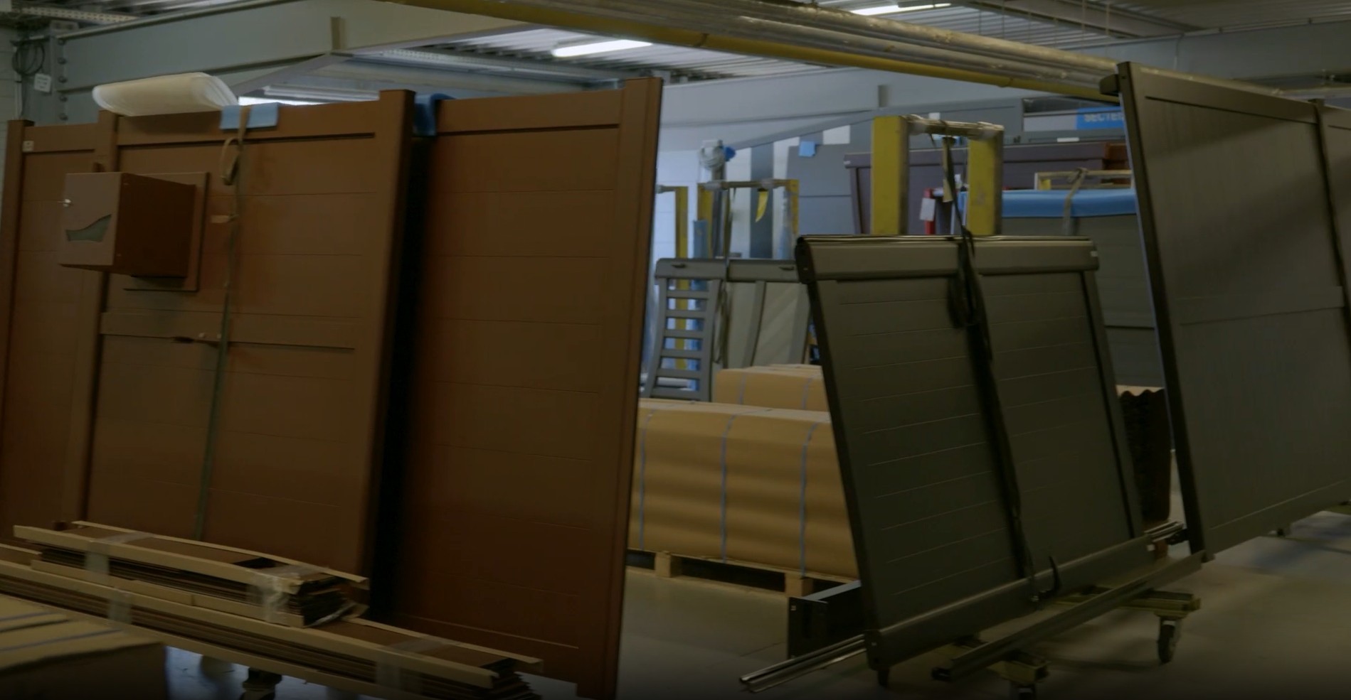 Entrepôt de portails battant et coulissants, portillons et clôtures haut de gamme prix usine