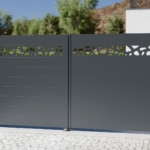 Portail deux battants sur mesure aluminium modèle HIMALAYA couleur Gris Anthracite sans cadre à lames horizontales avec lame décorative haut de gamme prix usine MyDoorling